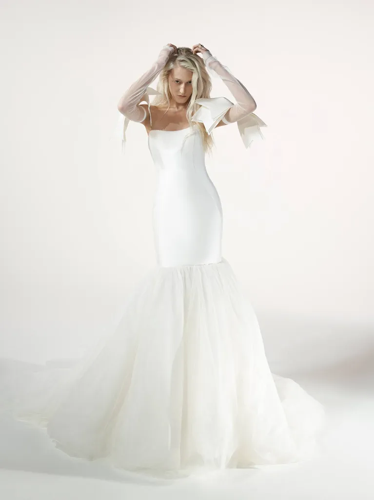 NOELLE | A-line wedding dress with V-neck | Vera Wang Bride